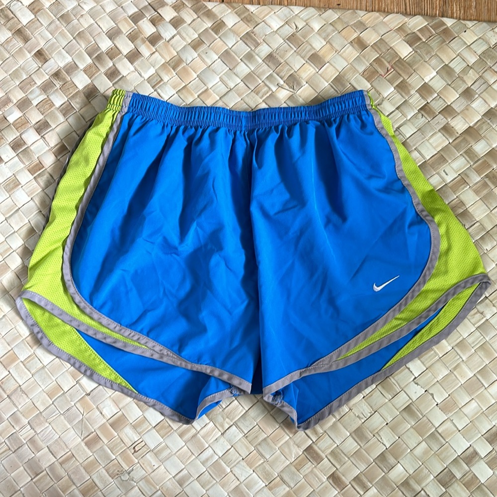 Nike running shorts women’s medium